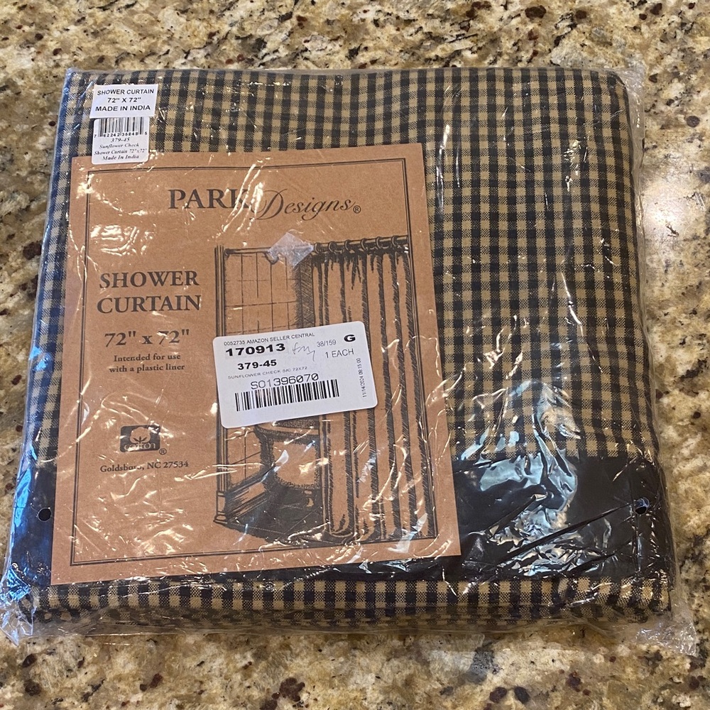 Park Designs NWTBlack & Tan Checkered Shower Curtain with Sunflowers. Beautiful!